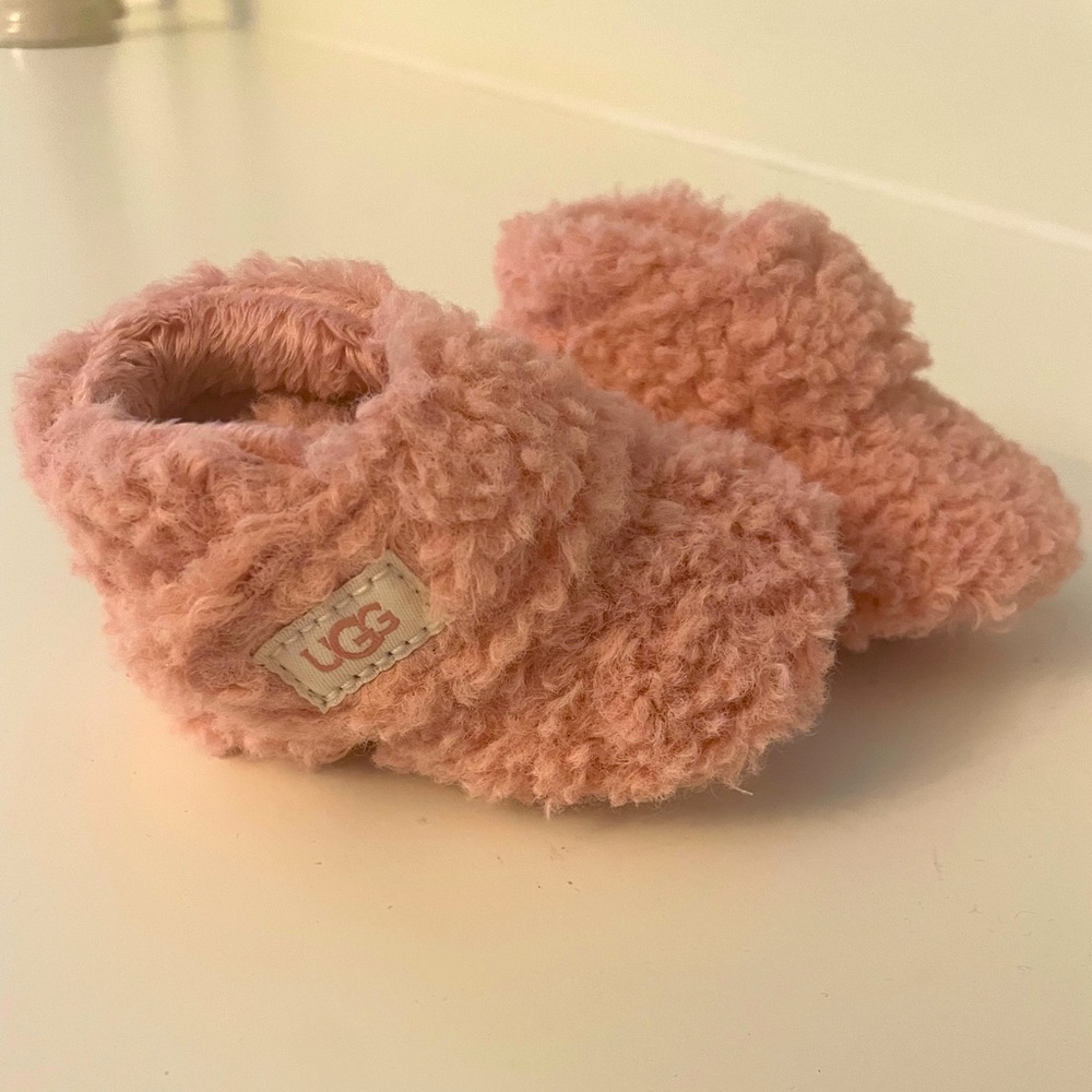 Newborn uggs in pink - barely worn